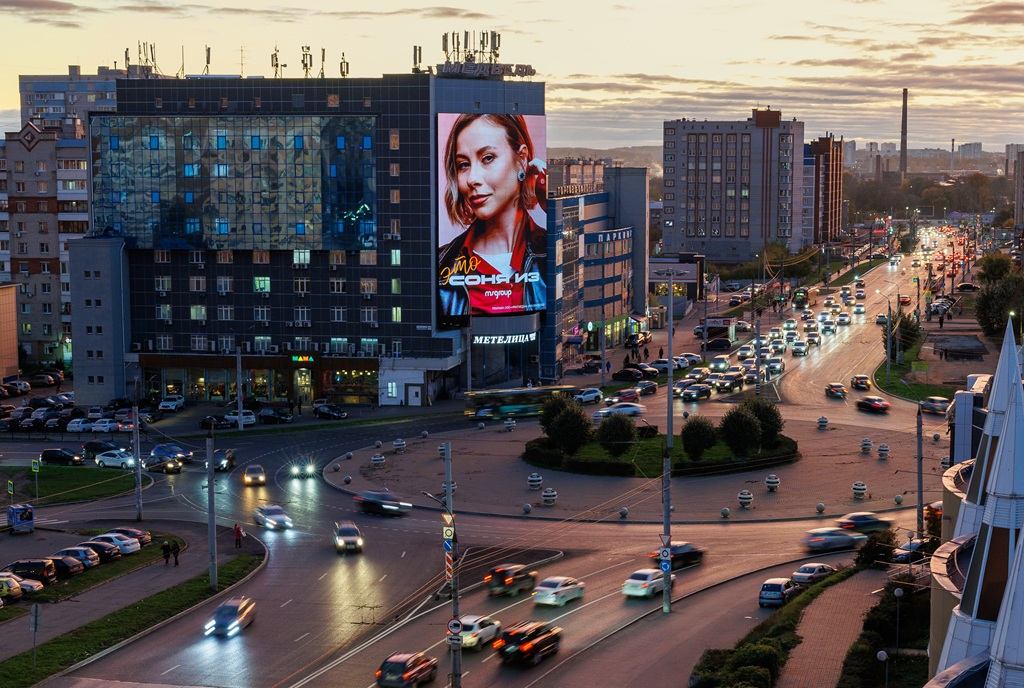 Компания MSGROUP установила два медиафасада в Ижевске