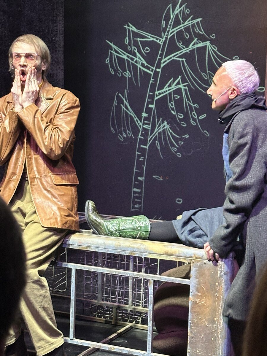 Спектакль «Где ты был так долго, чувак?» в пространстве «Внутри»