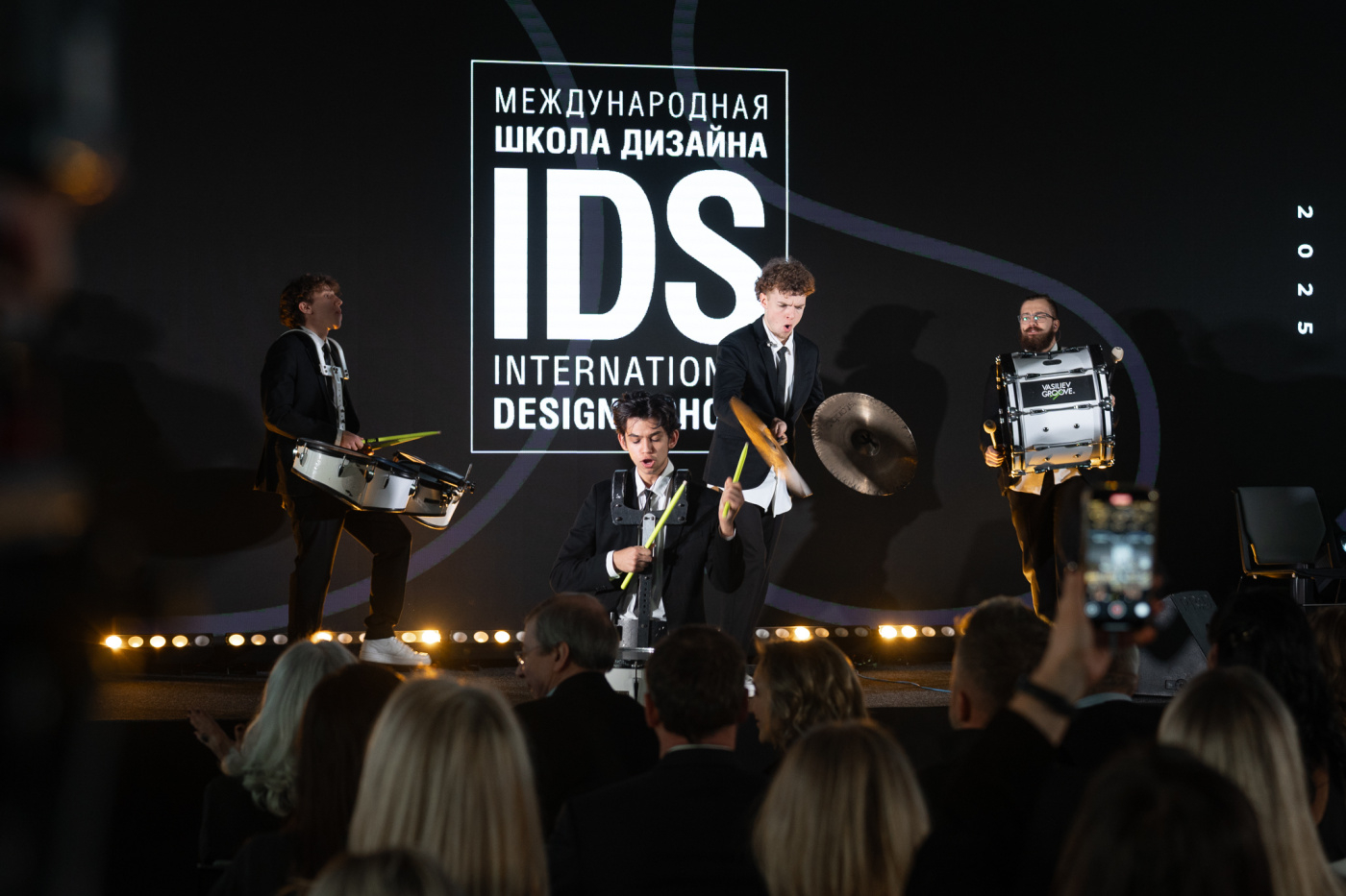 IEK вне рамок: презентация новой линейки FORTE&amp;PIANO в металле на юбилее Международной школы дизайна