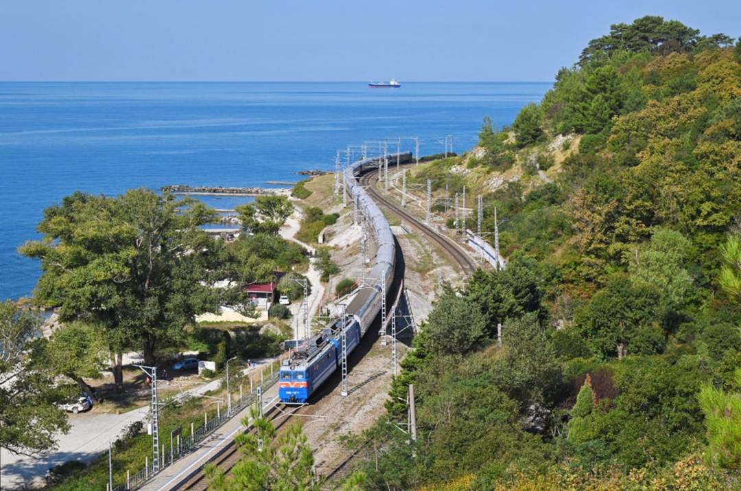 Путешествие на поезде «Таврия» в Крым