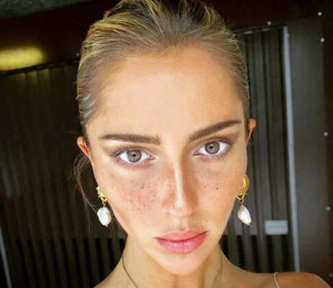 Анасы мен әпкесінің порно видеосы