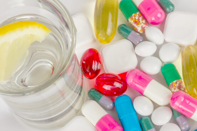 Цены на лекарства и алкоголь могут вырасти из-за падения рубля