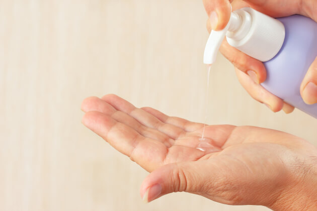 LVMH переоборудовало косметические линии для выпуска антисептических гелей