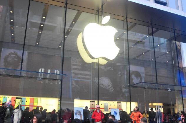 Apple объявила о приостановке продаж в России
