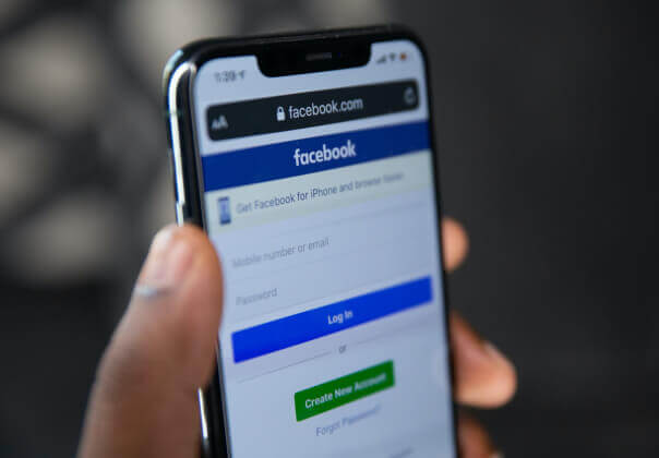 Facebook и Instagram разрешили призывы к насилию над российскими военным