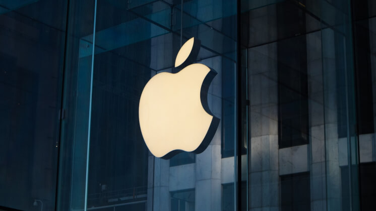 Apple отчиталась о падении чистой прибыли на 13,4% по итогам квартала