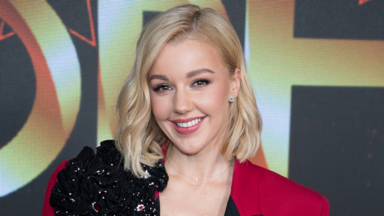 Ауылдың томпақ қыздарының жеке суреттері