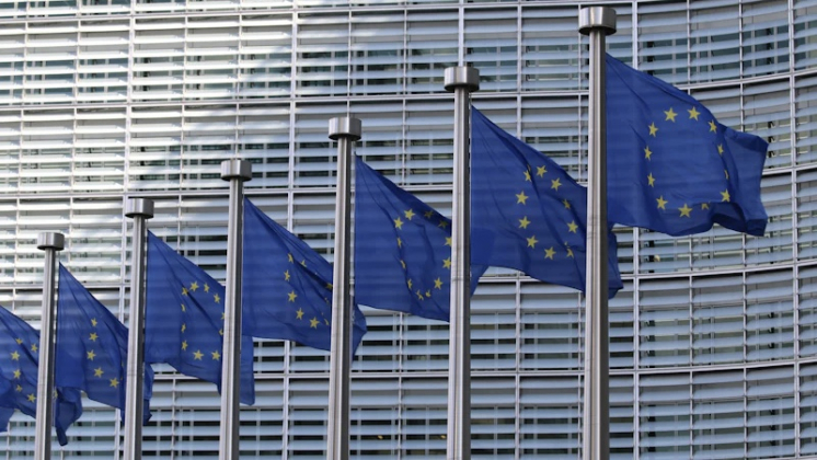 Европарламент одобрил комплексный закон по регулированию ИИ
