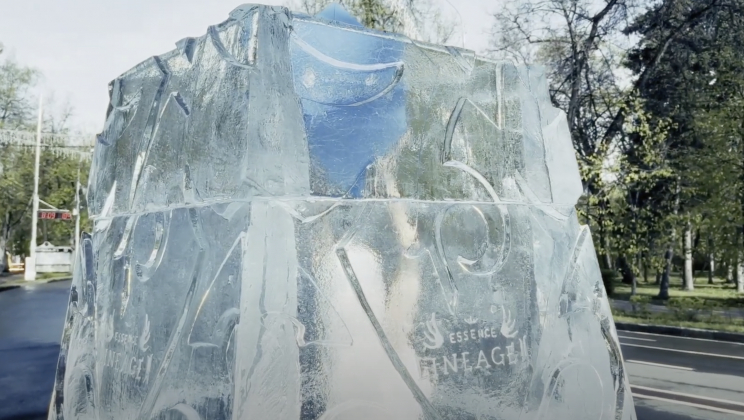 Российский издатель Lineage 2 «заточил» эльфийку в тонну льда