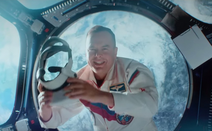 Гиперлапс, синтвейв и космонавт: «Триколор» запускает рекламную кампанию
