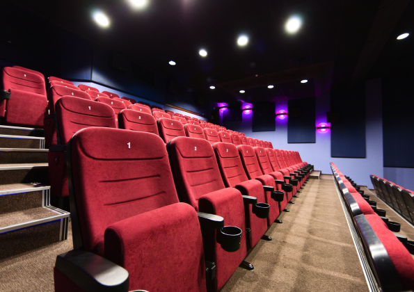 Посещаемость кинотеатров в майские праздники рекордно просела