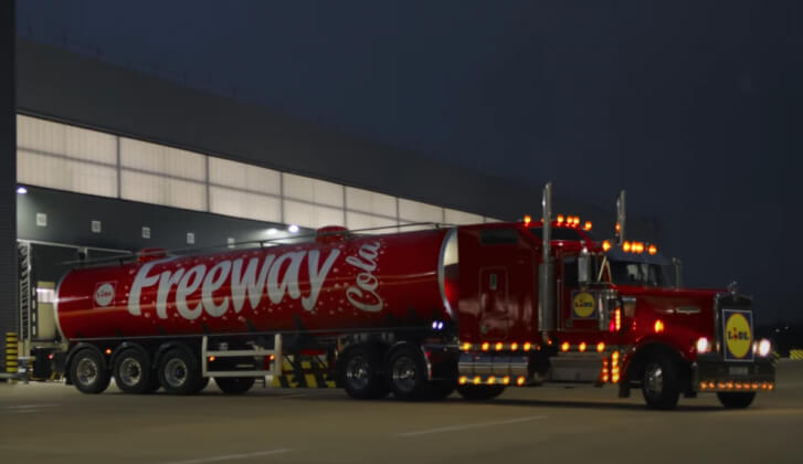 Lidl представила альтернативу рождественскому грузовику Coca-Cola