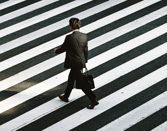 Meta* переманила из Apple руководителя ИИ-поиска