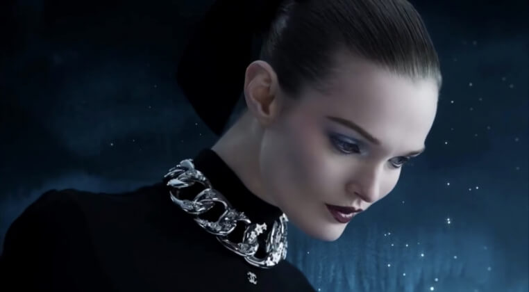 Chanel запустила праздничный бьюти-кампейн