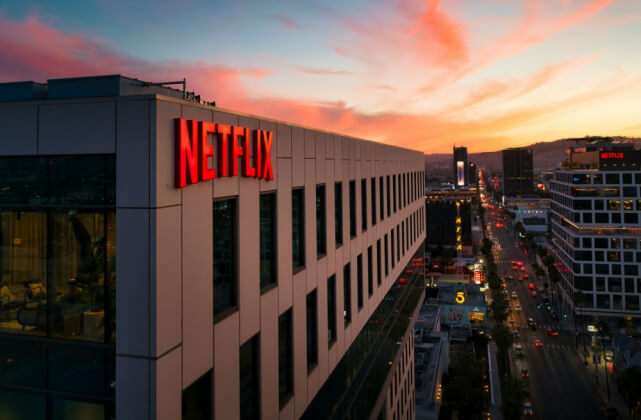 Netflix купит Warner Bros. Discovery за $82,7 млрд