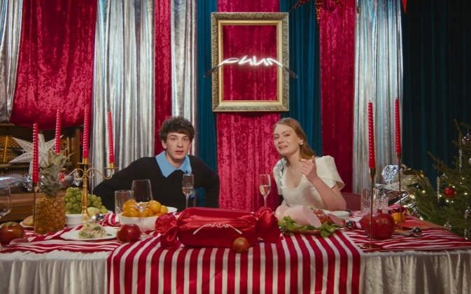 МТС снял новогоднее шоу «Красный огонек» для зумеров