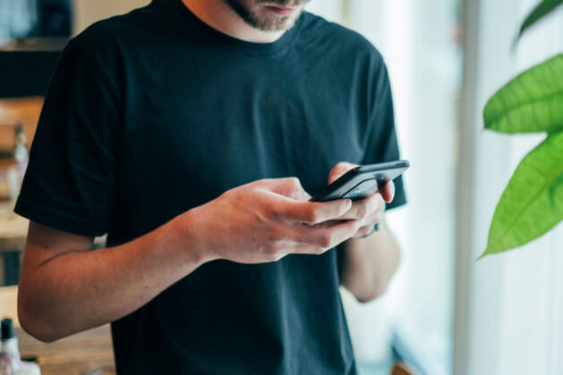 Банки могут обязать направлять клиентам копии СМС-уведомлений в Max