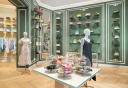 Dior превратил поп-ап в гигантский торт в китайском Нанкине