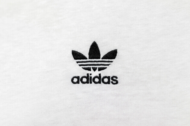 Adidas может прекратить поставки в Россию