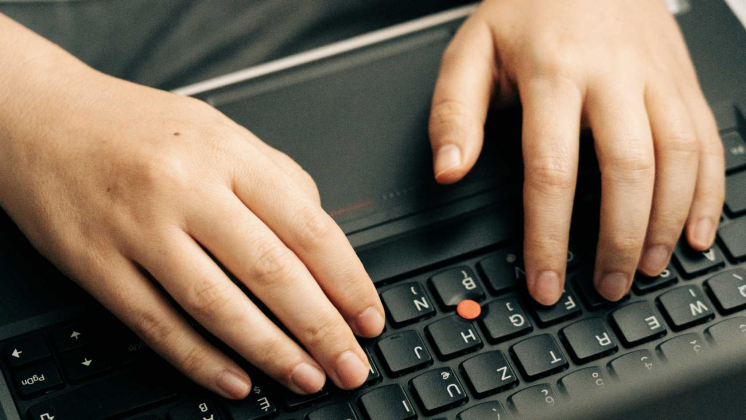 Мошенники за год вывели около 295 млрд рублей через криптовалюту
