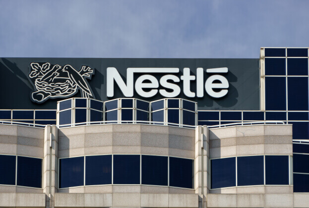 Nestlé полностью откажется от искусственных пищевых красителей к концу 2026 года