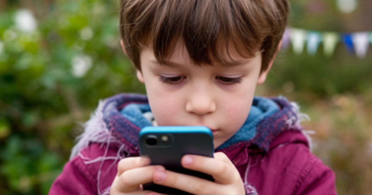 Только 1,8% подростков пользовались функцией Instagram* для защиты от долгого скроллинга